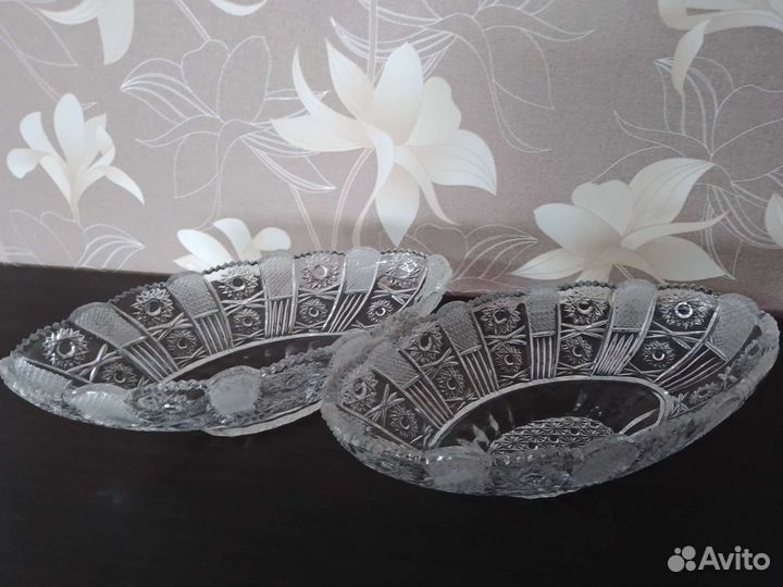 Большая хрустальная ваза