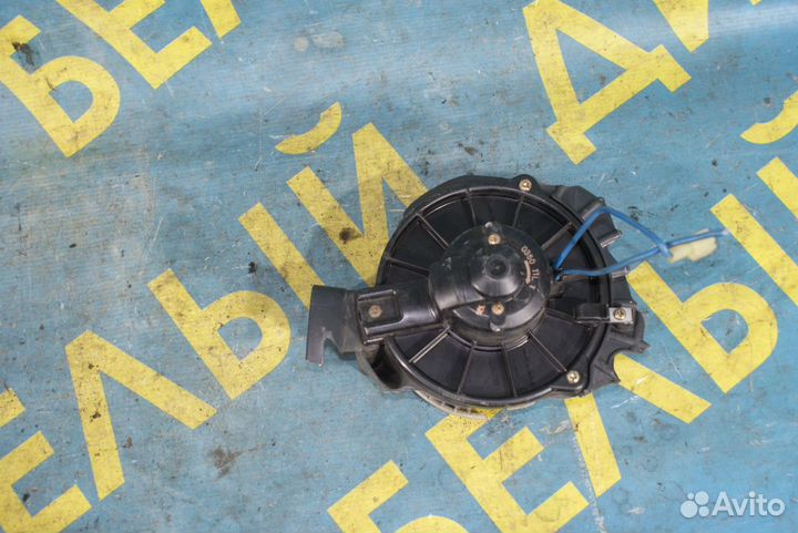 Моторчик печки mazda 323 F (BG)