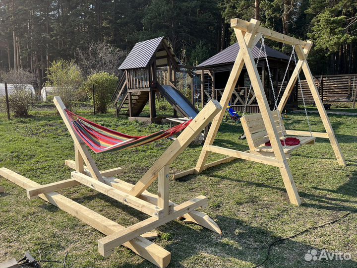Садовые качели из дерева