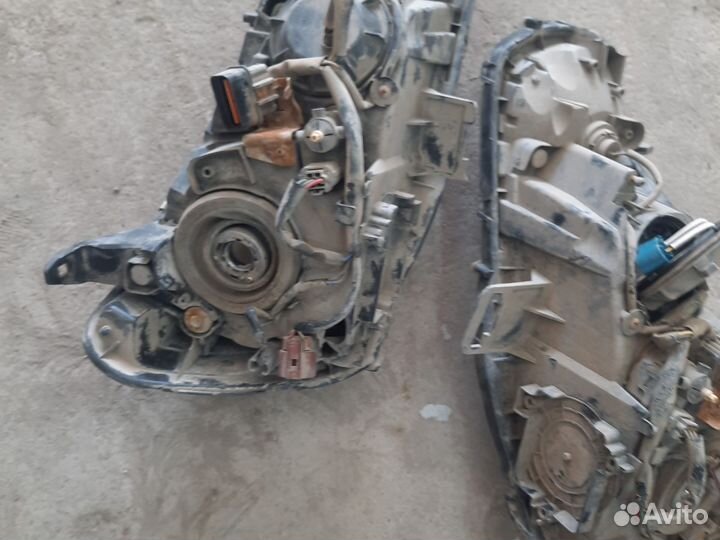 Фары на Митсубиси Лансер 10