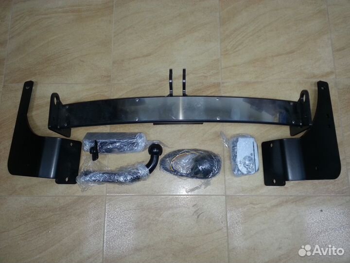 Фаркоп Toyota Land Cruiser 200