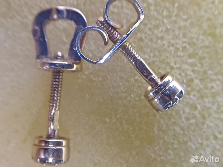 Золотые серьги с бриллиантами