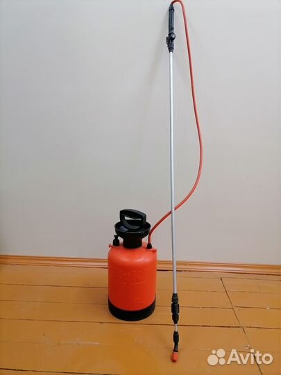 Распылитель садовый 6 литров