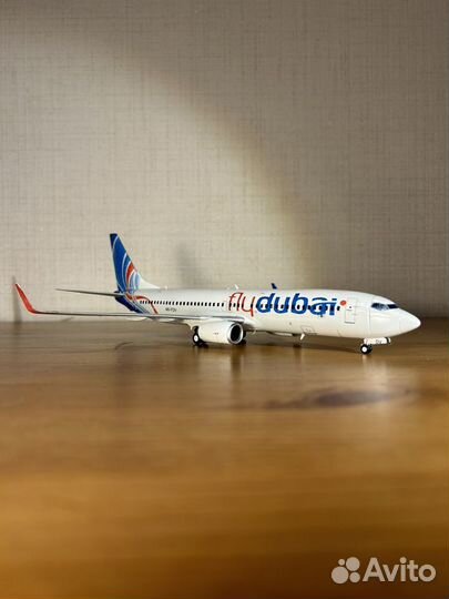 Модель самолета Boeing 737-800 flydubai флайдубай