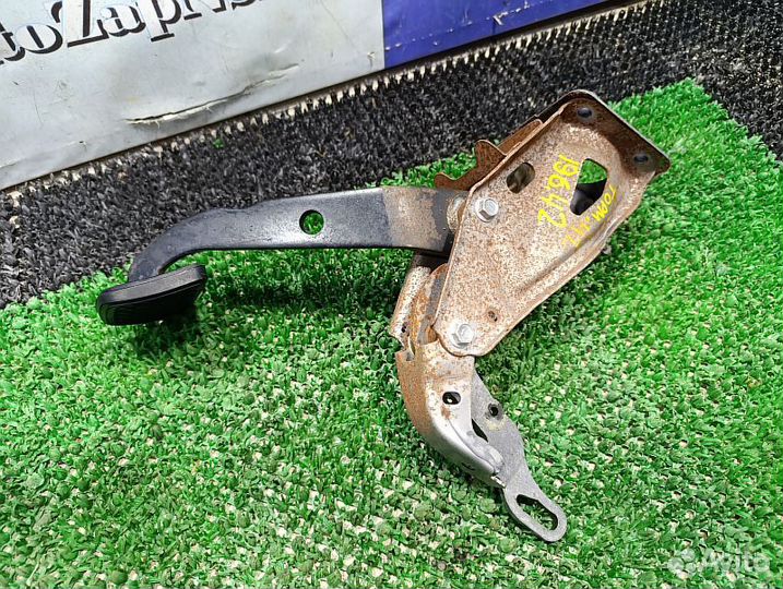 Педаль тормоза Toyota Land Cruiser Prado