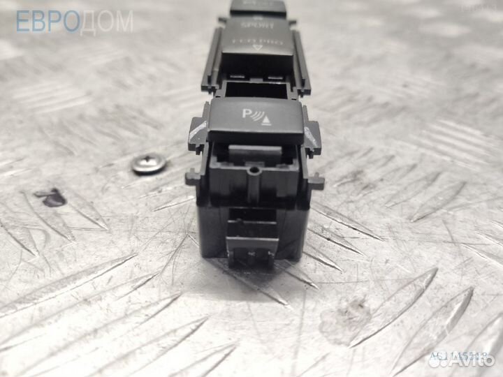 Переключатель управления в центральной консоли на BMW F32 s1145518