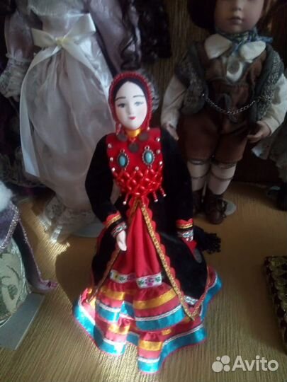 Фарфоровые и другие куклы