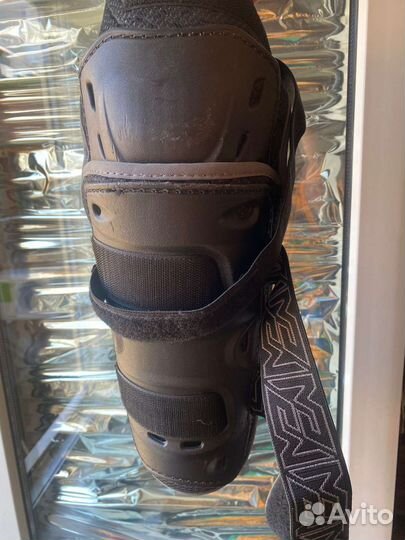 Наколенники Moteq