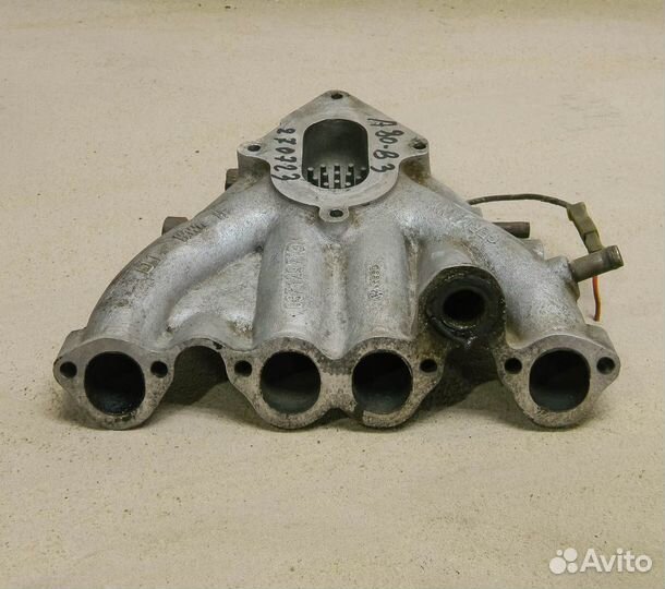 Коллектор впускной Audi 80 B3 1.8