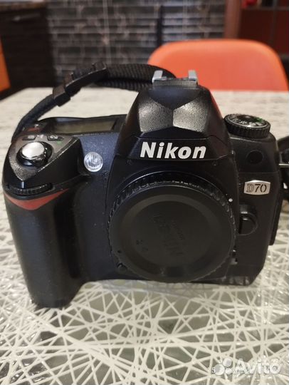 Зеркальный фотоаппарат nikon d70