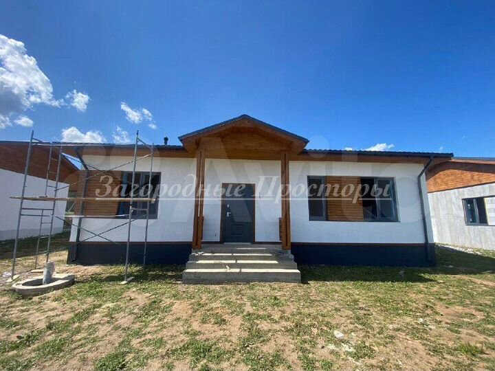 Коттедж 161 м² на участке 7 сот.