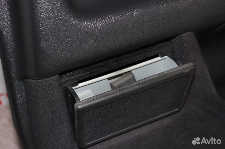 Обшивка двери задняя правая Mercedes E-Class W210