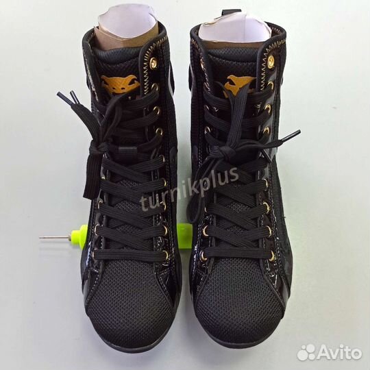 Боксерская обувь боксерки Venum