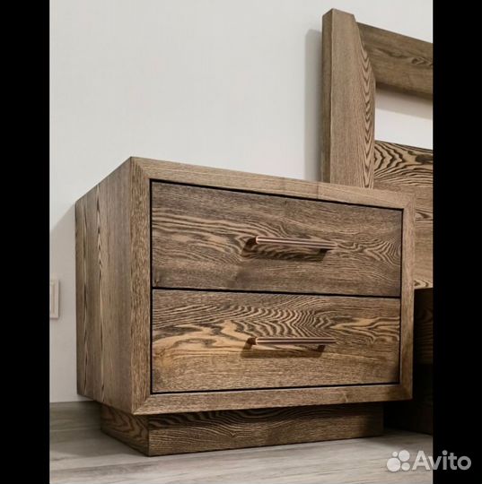 Тумба прикроватная массив дерева новая в наличии