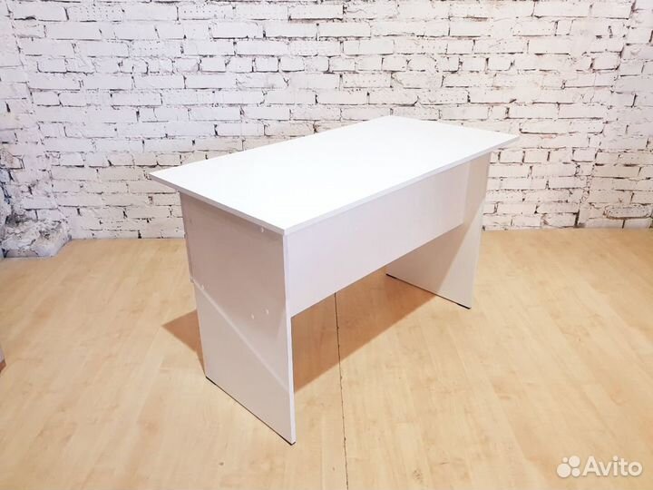Стол с ящиком