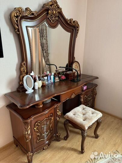 Спальный гарнитур