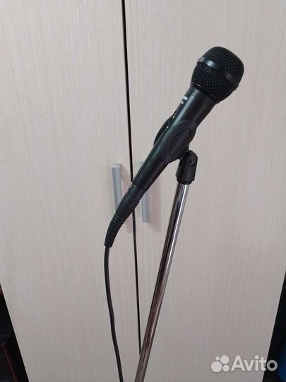 Микрофон Shure sv200 со стойкой
