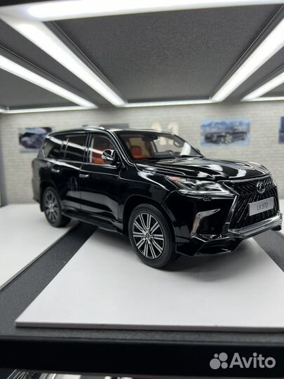 Lexus LX 570 1:18