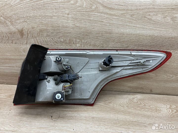 Фонарь левый Ford Focus 3 дорест универсал 111860