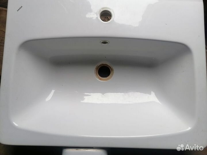 Раковина со стойкой