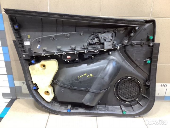 Обшивка двери передняя правая Chevrolet Cruze