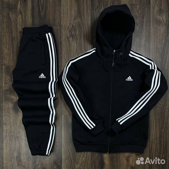 Спортивный костюм adidas