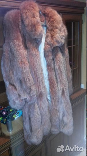 Продаю шубу б/у лиса цвет рябиновая Греция