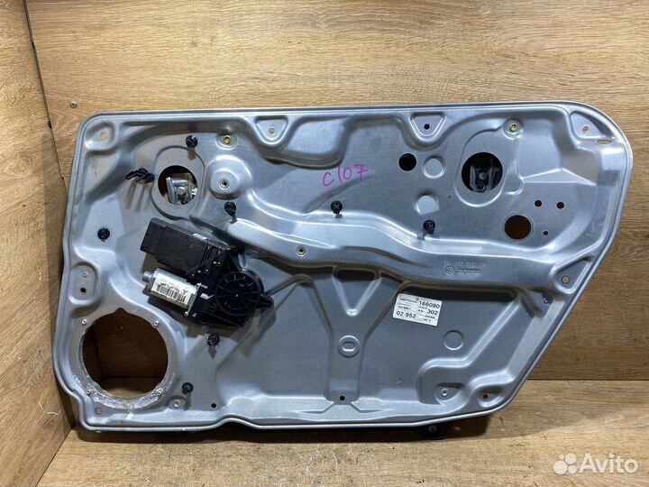 Стеклоподъемник передний правый VW Passat B5+ C107