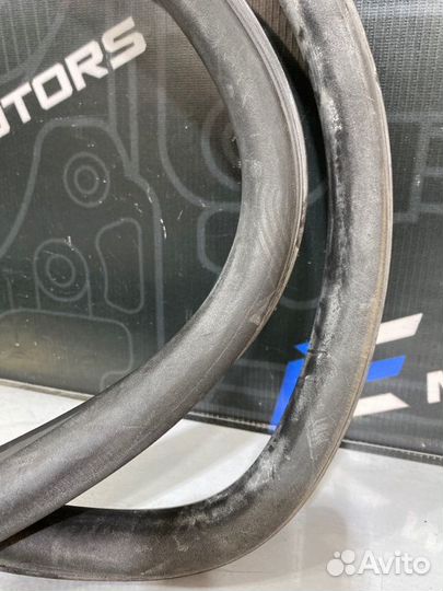 Уплотнитель двери задний Volkswagen Passat B5 AMX