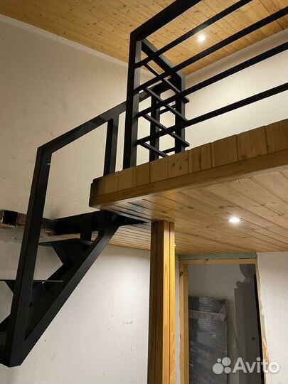 Металлокаркасы лестниц