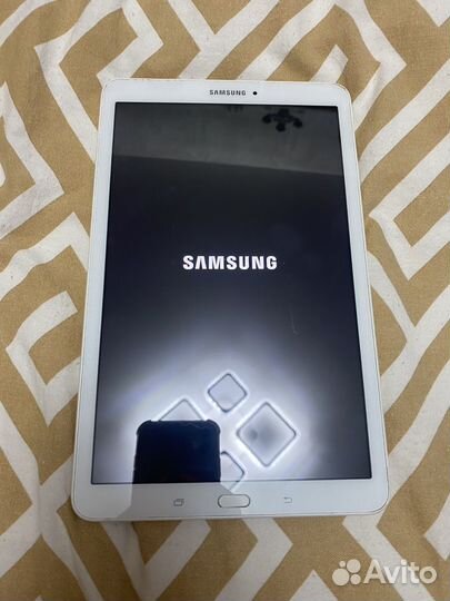 Планшет Samsung Galaxy Tab E 9.6)