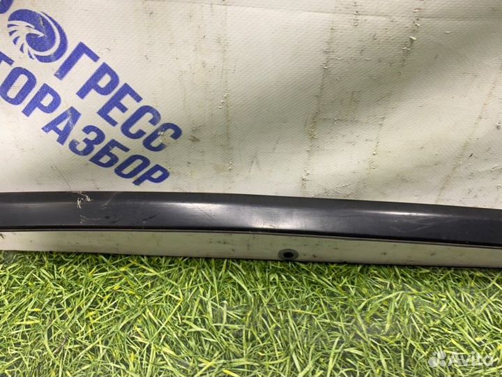 Молдинг крыши левый Renault Fluence седан 1.6 K4M