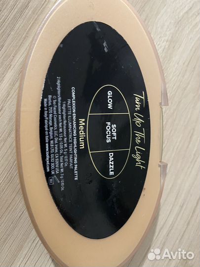 Палетка хайлайтеров / пудра