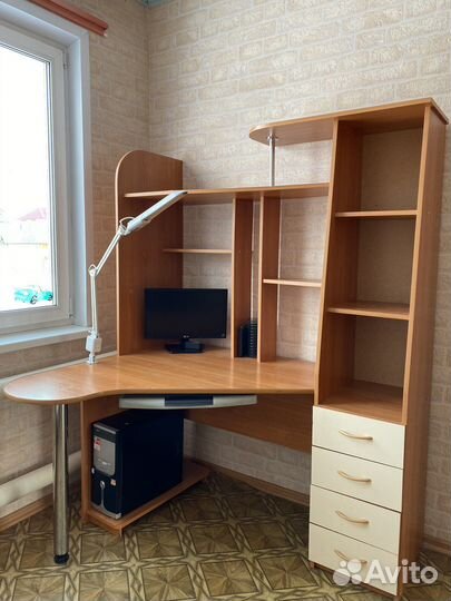 Компьютерный стол