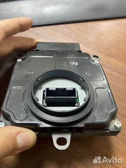 Блок управления фар передний правый Toyota Rav4