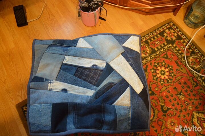 Сидушки для а/машины, на табурет или стулья