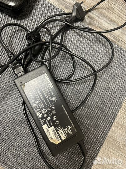 Зарядное устройство для ноутбука Toshiba