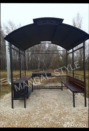 Мангал с крышей
