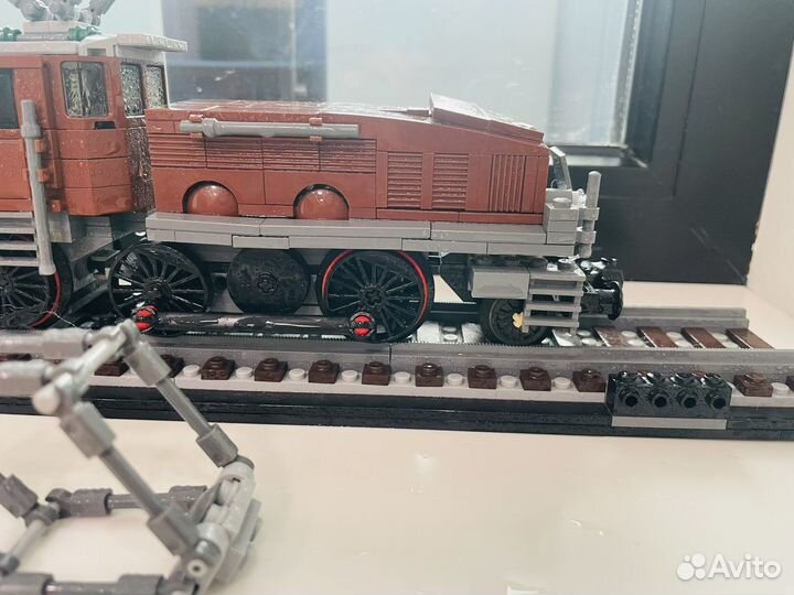 Lego Crocodile Locomotive 10277