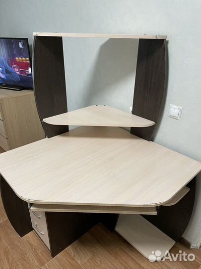 Компьютерный стол