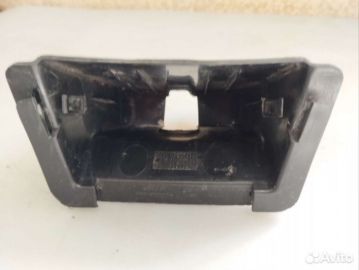 Кожух замка багажника Volkswagen Jetta 6