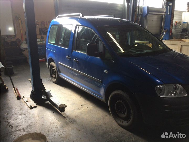 Разбор на запчасти Volkswagen Caddy 2004-2010