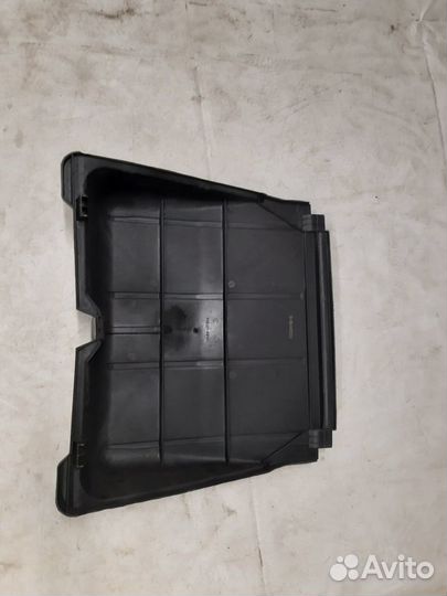 Крышка ящика акб mercedes Actros Axor