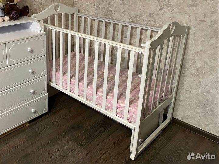 Детская кроватка с маятником бу + матрац
