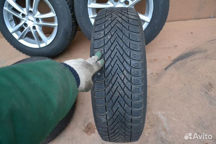 Диски R15 с зимними шинами Pirelli 195 65 15