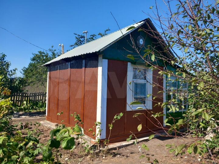 Дача 20 м² на участке 10 сот.