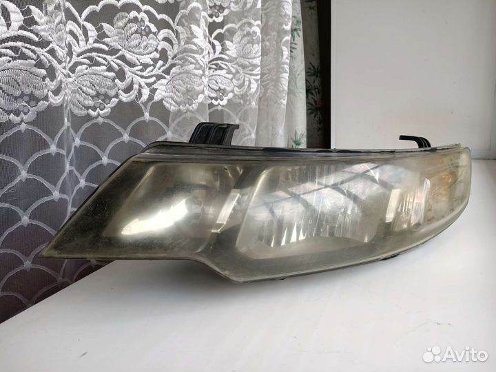 Фара Kia cerato 2