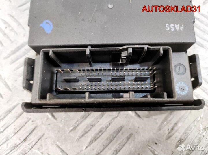 Блок предохранителей Opel Vectra C 13223679