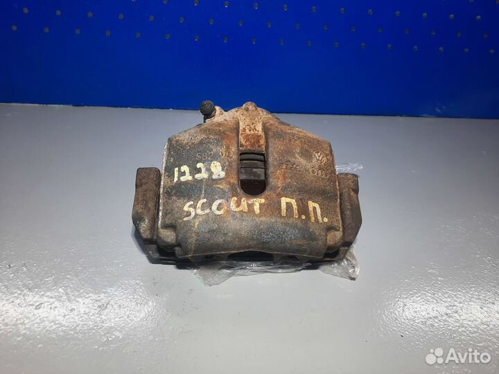 Передний правый тормозной суппорт Skoda Octavia A5