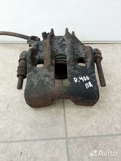 Суппорт тормозной передний правый Peugeot 406